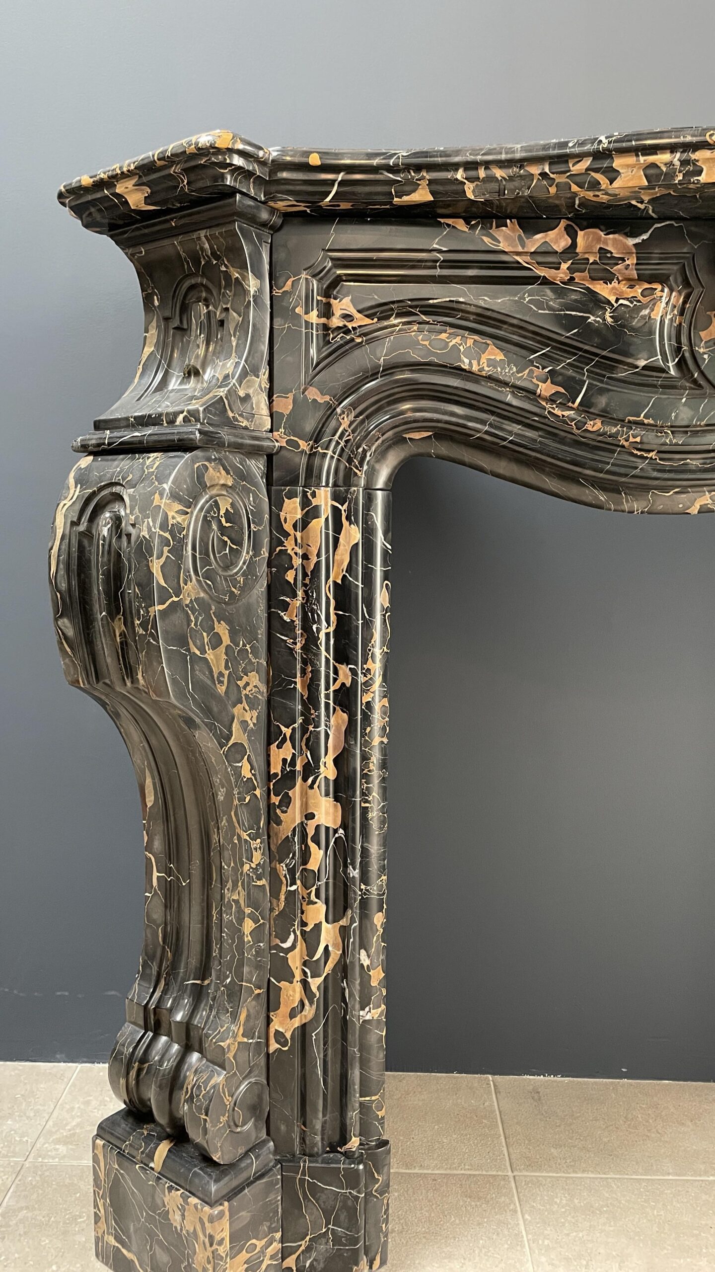Exclusive Antique Louis XVI Fireplace in Portoro Marble (circulation) - Image 22