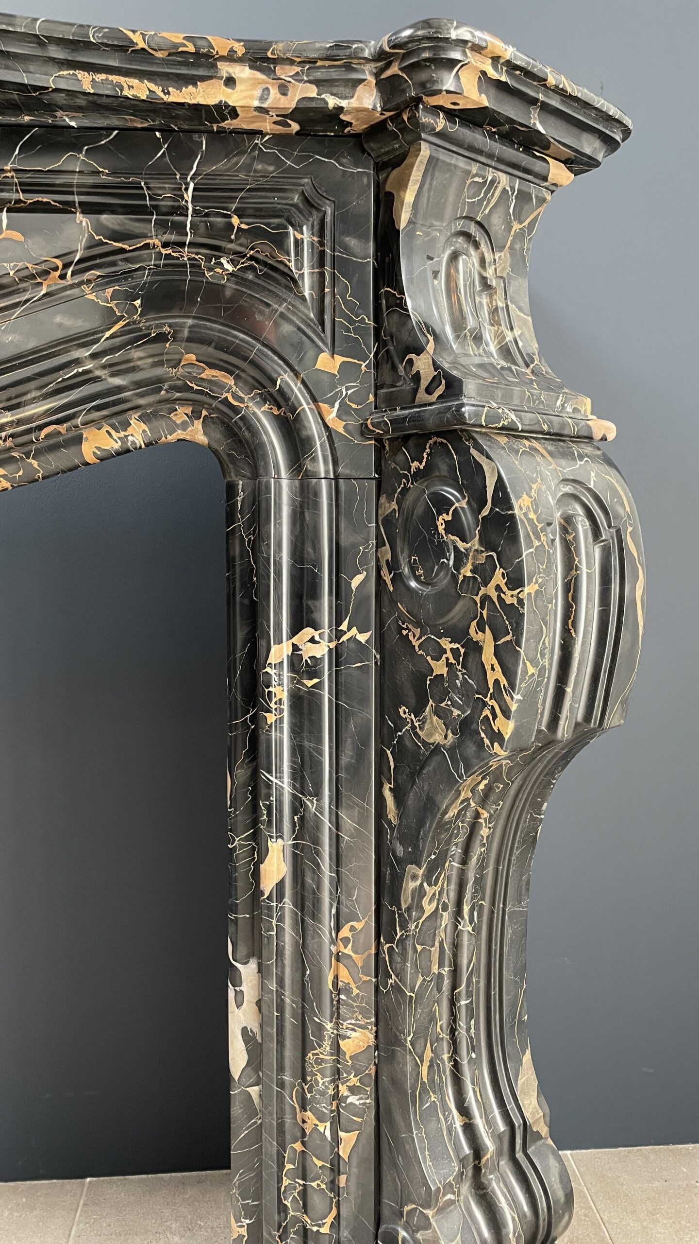 Exclusive Antique Louis XVI Fireplace in Portoro Marble (circulation) - Image 21