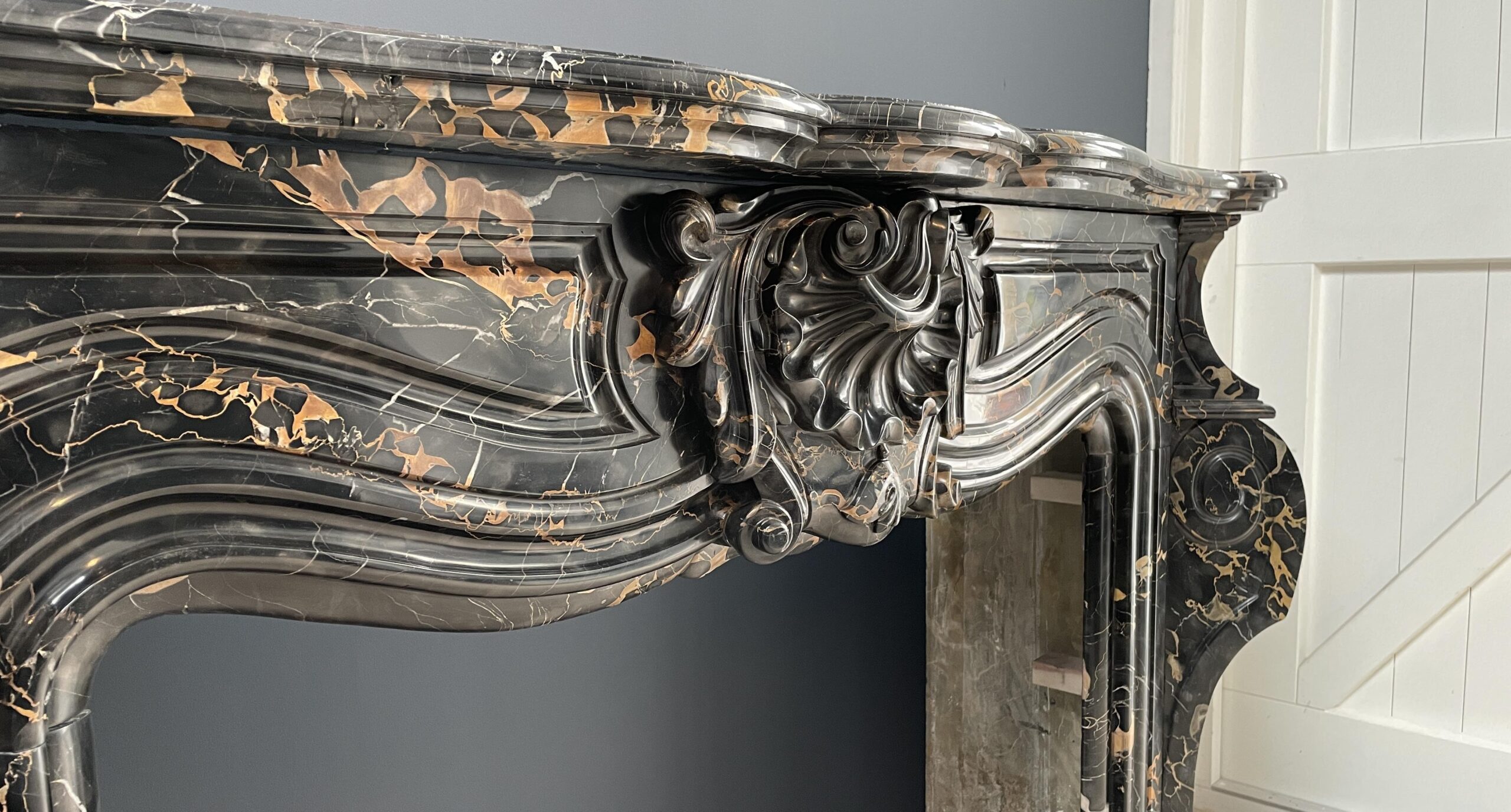 Exclusive Antique Louis XVI Fireplace in Portoro Marble (circulation) - Image 23