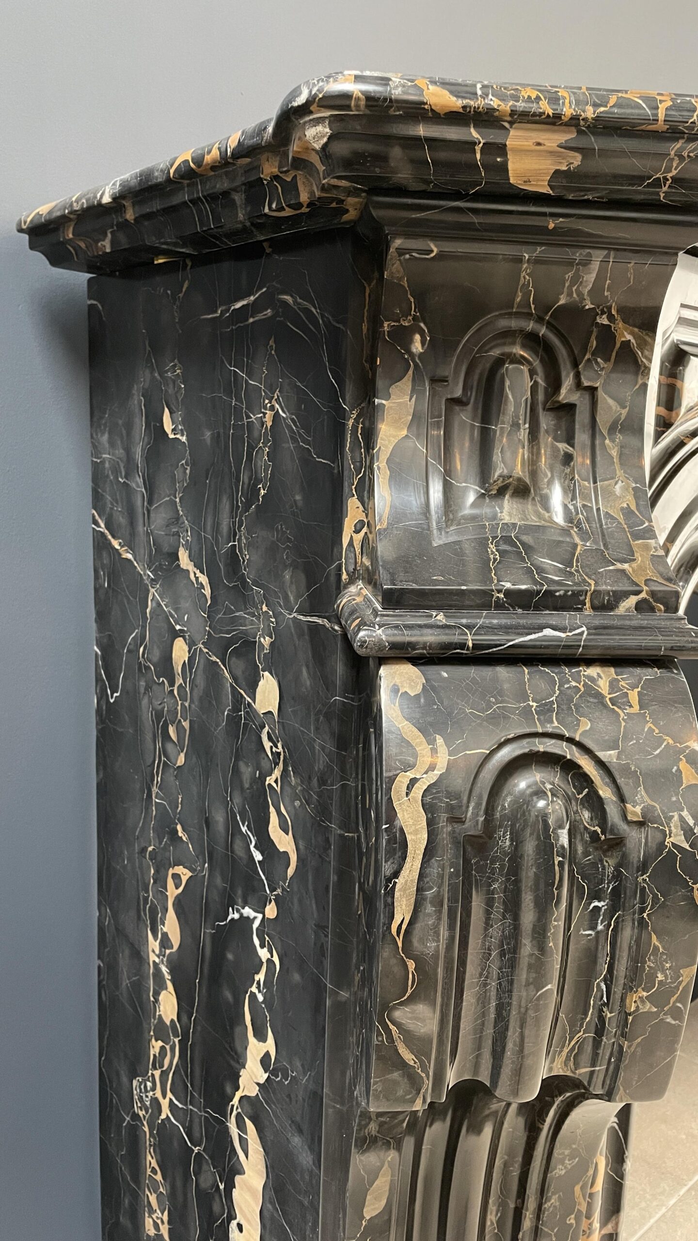 Exclusive Antique Louis XVI Fireplace in Portoro Marble (circulation) - Image 16
