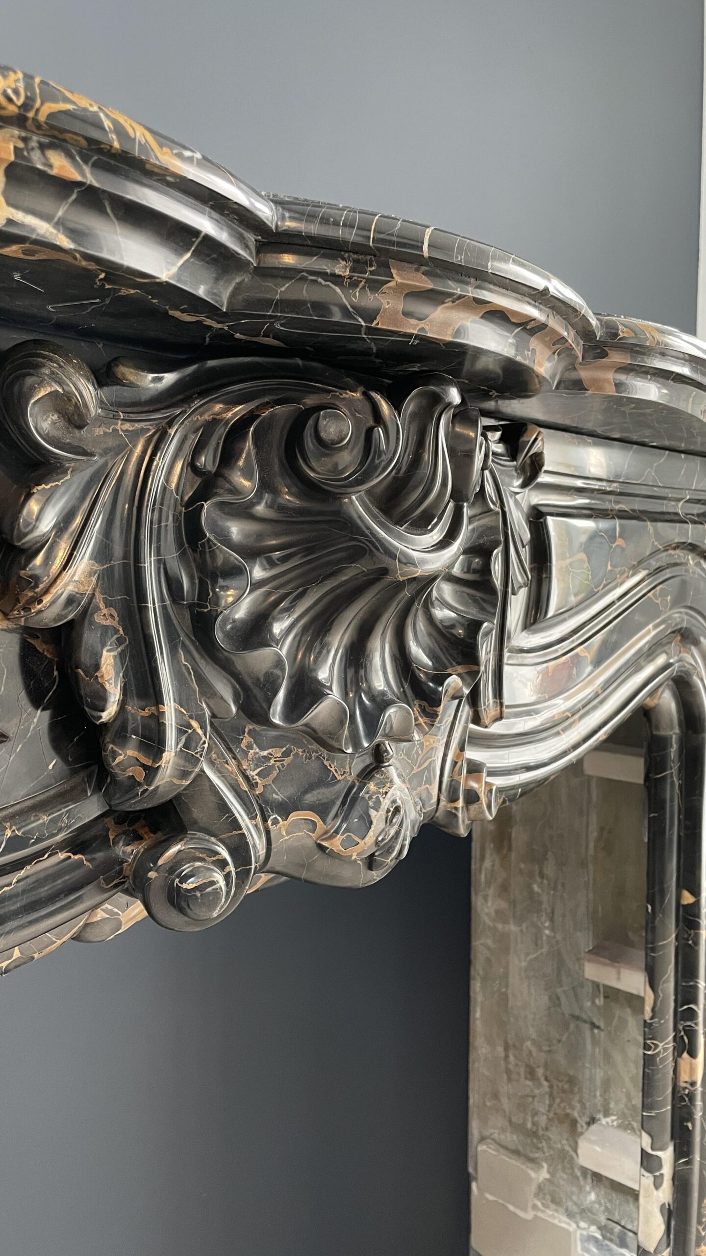 Exclusive Antique Louis XVI Fireplace in Portoro Marble (circulation) - Image 17