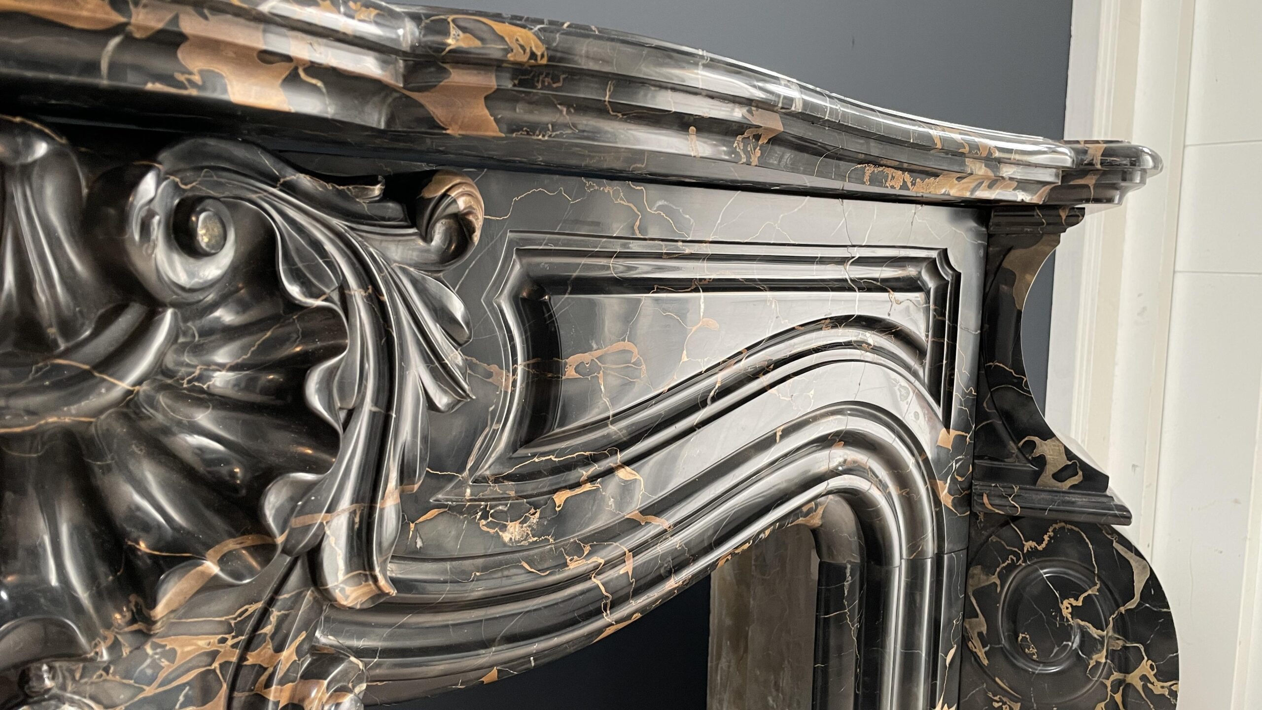 Exclusive Antique Louis XVI Fireplace in Portoro Marble (circulation) - Image 18