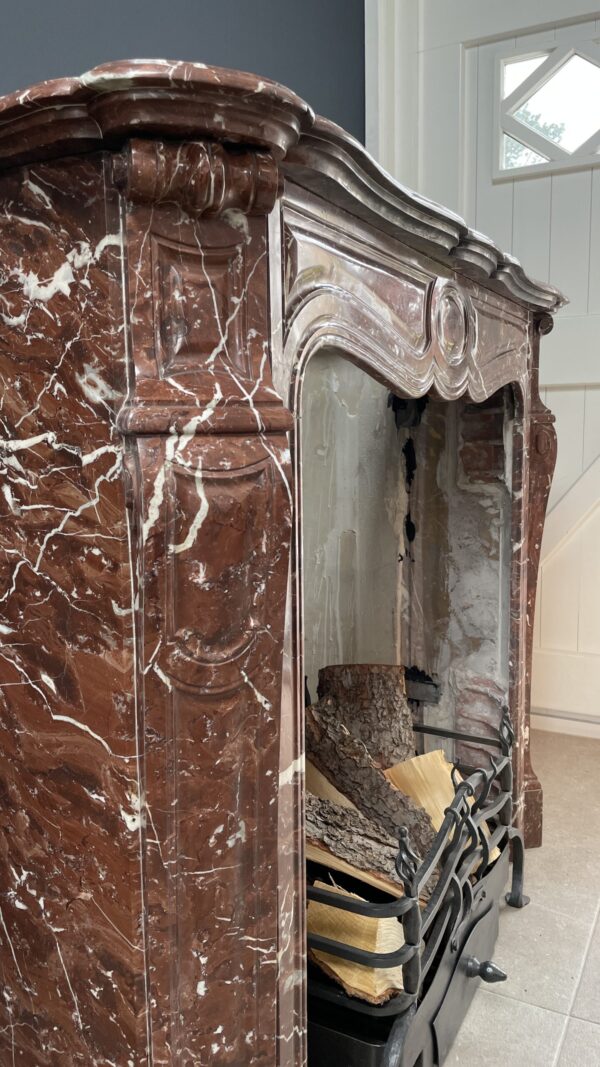 Beautiful Red Marble Antique Circular Chimney Rossa Levanto - Image 7