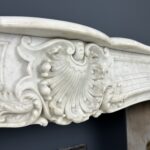 antieke schouw wit marmer mantel oude bouwmaterialen