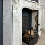 antieke schouw wit marmer mantel oude bouwmaterialen