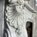 antieke schouw wit marmer mantel oude bouwmaterialen
