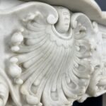antieke schouw wit marmer mantel oude bouwmaterialen