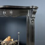 Antieke schouw zwart marmer mantel