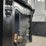 Antieke schouw zwart marmer mantel