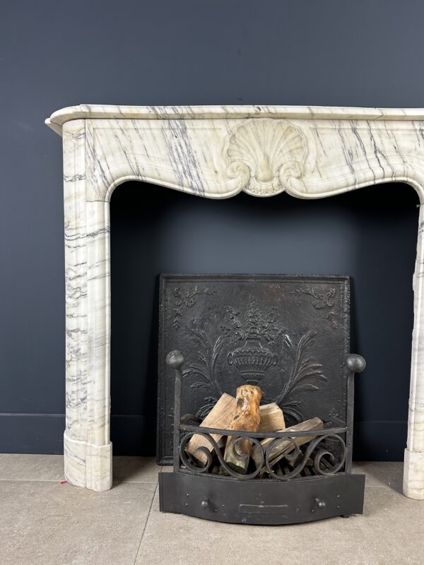 antieke schouw wit marmer mantel oude bouwmaterialen