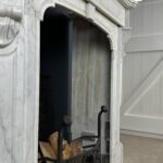 antieke schouw wit marmer mantel oude bouwmaterialen
