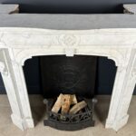antieke schouw wit marmer mantel oude bouwmaterialen